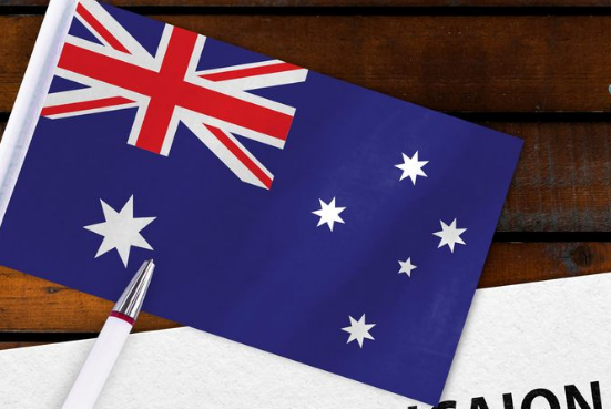 出国打工是选择澳洲打工度假签证还是半工半读?