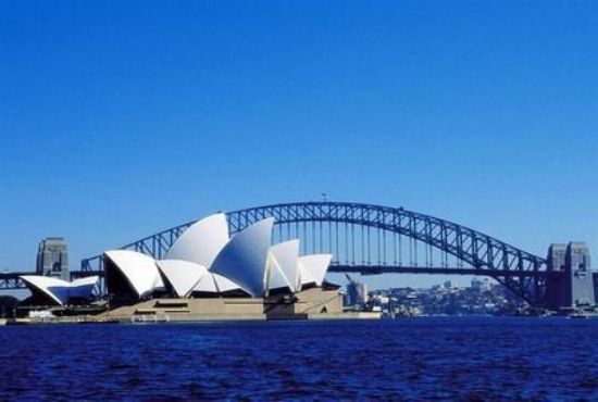 找澳大利亚留学中介要多少钱？ 
