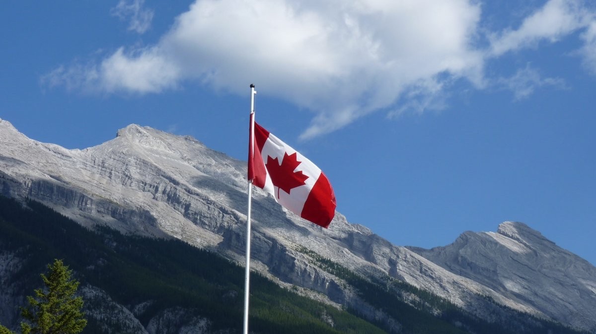加拿大移民旅游签如何转工签？需要什么材料？