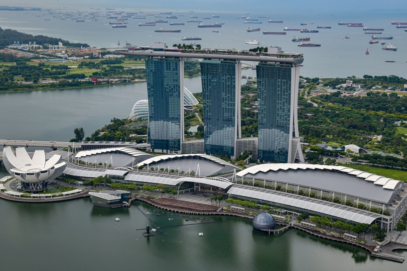 新加坡吸引普通人和有钱人移民的原因有哪些？