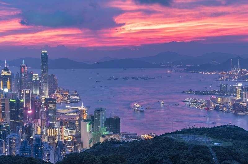 香港优才移居项目申请要求和续签要求分别是什么？