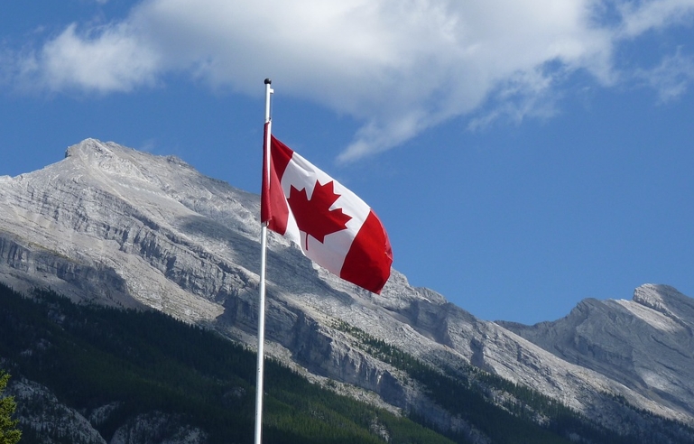 越来越多人移民加拿大阿省，原因有哪些？