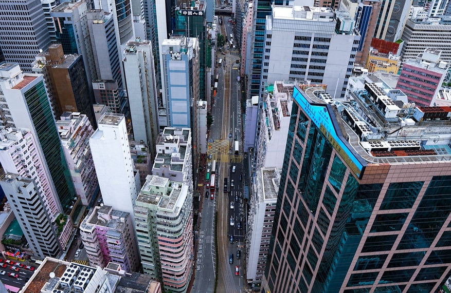 通过专才移居项目拿到香港身份有哪些优缺点？